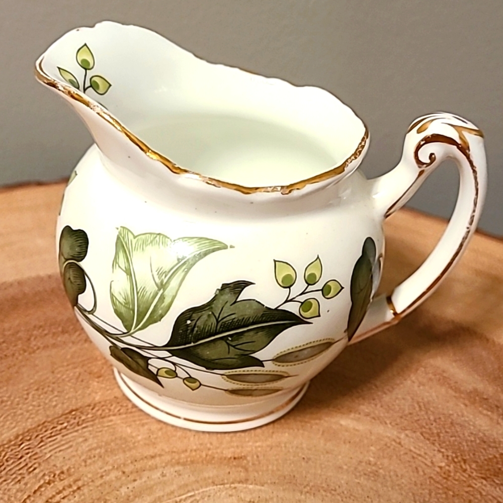 *closet clearout* 2/$20 Vintage (1950s) - Foley Bone China creamer
